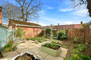 Rear gardens- click for photo gallery